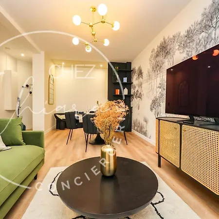 Eiffel Tower Charming And Modern Flat * パリ