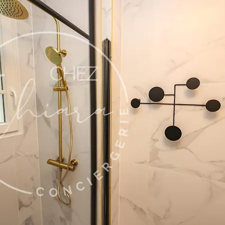 Lägenhet Eiffel Tower Charming And Modern Flat Paris