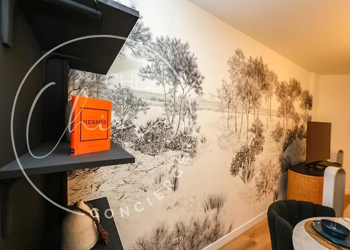 Eiffel Tower Charming And Modern Flat 파리