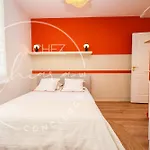 Апартаменты Eiffel Tower Charming And Modern Flat Париж