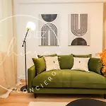 Eiffel Tower Charming And Modern Flat Париж
