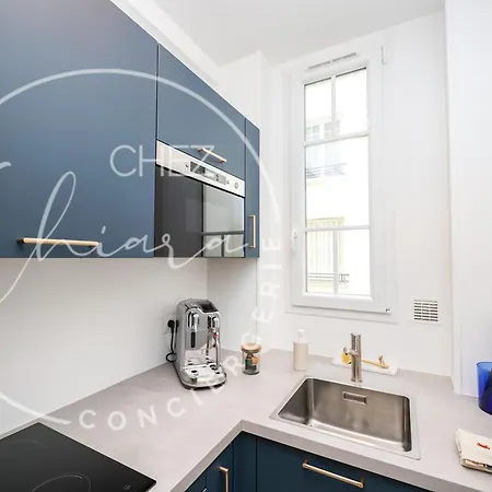 Апартаменты Eiffel Tower Charming And Modern Flat